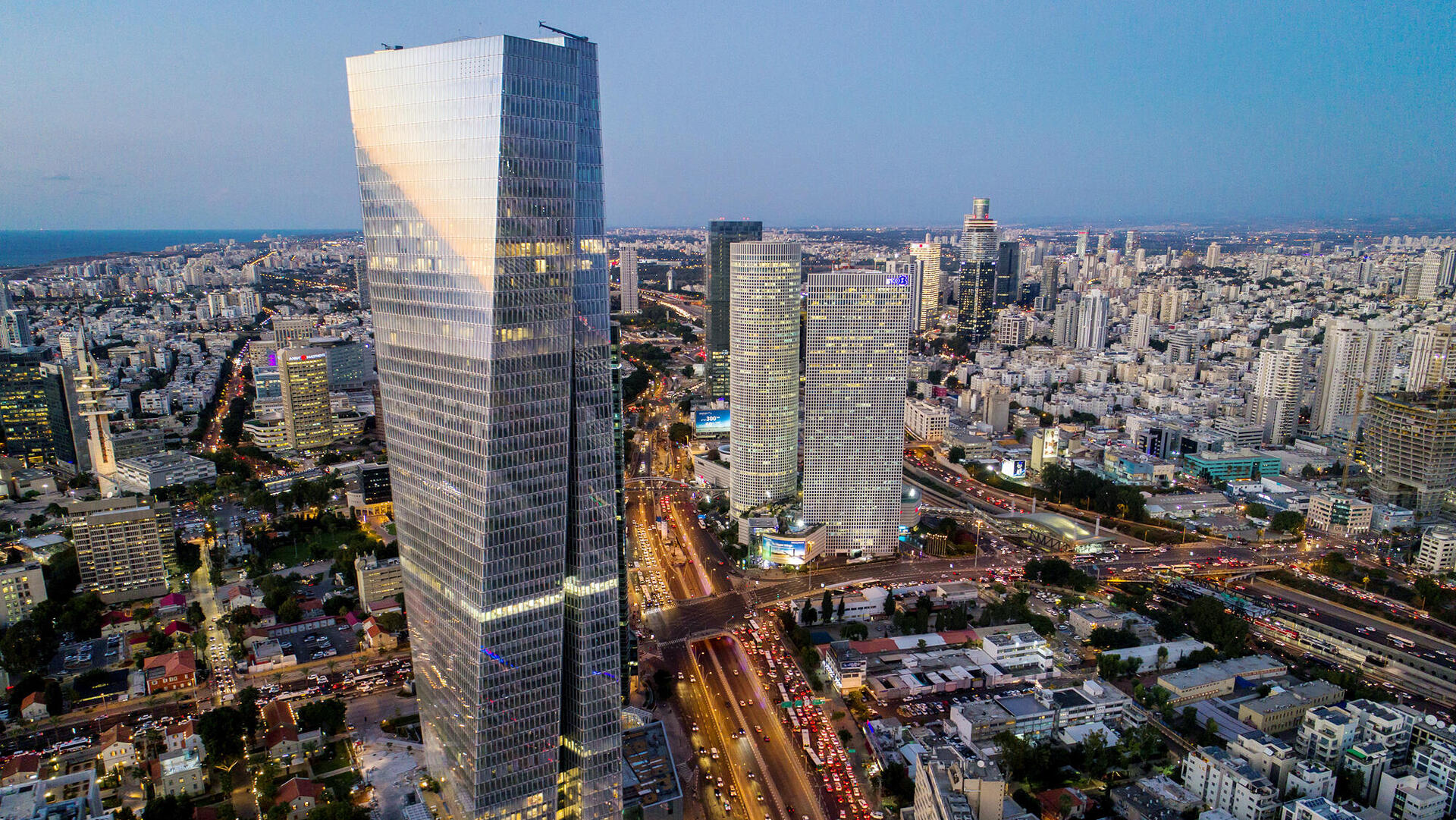 מגזין נדלן מרץ 2023 מגדל עזריאלי שרונה תל אביב